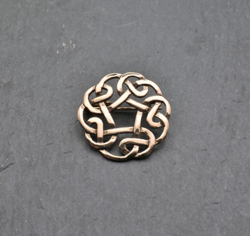 Kleine keltische Brosche aus Bronze